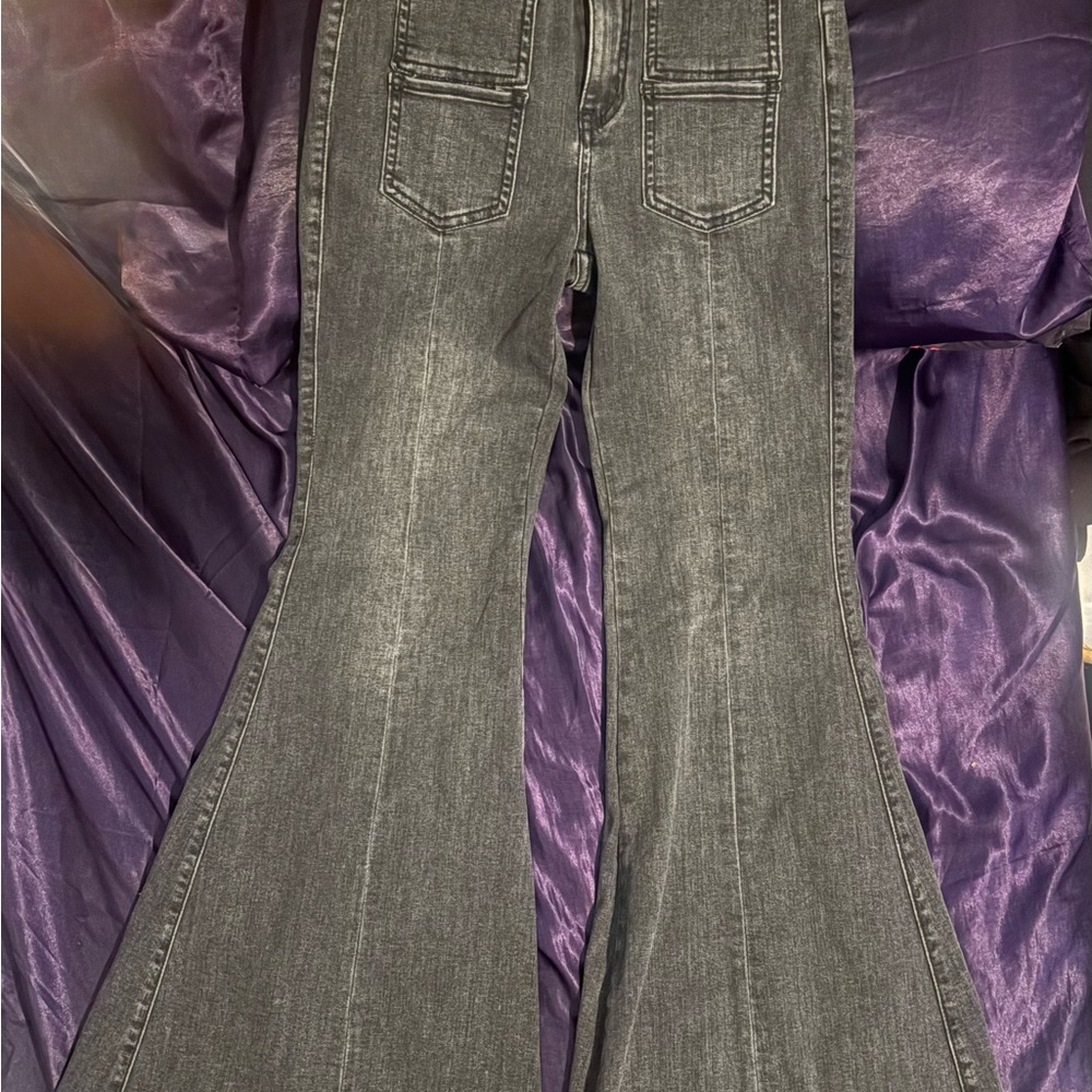 We The Free People Women's Flared Jeans Gray Denim Charcoal Wash Pocket Accents